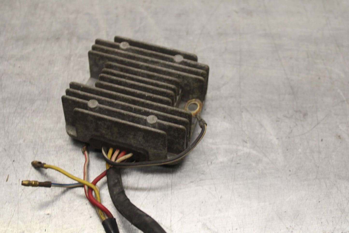 80-83 SUZUKI GS750E RECTIFIER VOLTAGE REGULATOR BB82