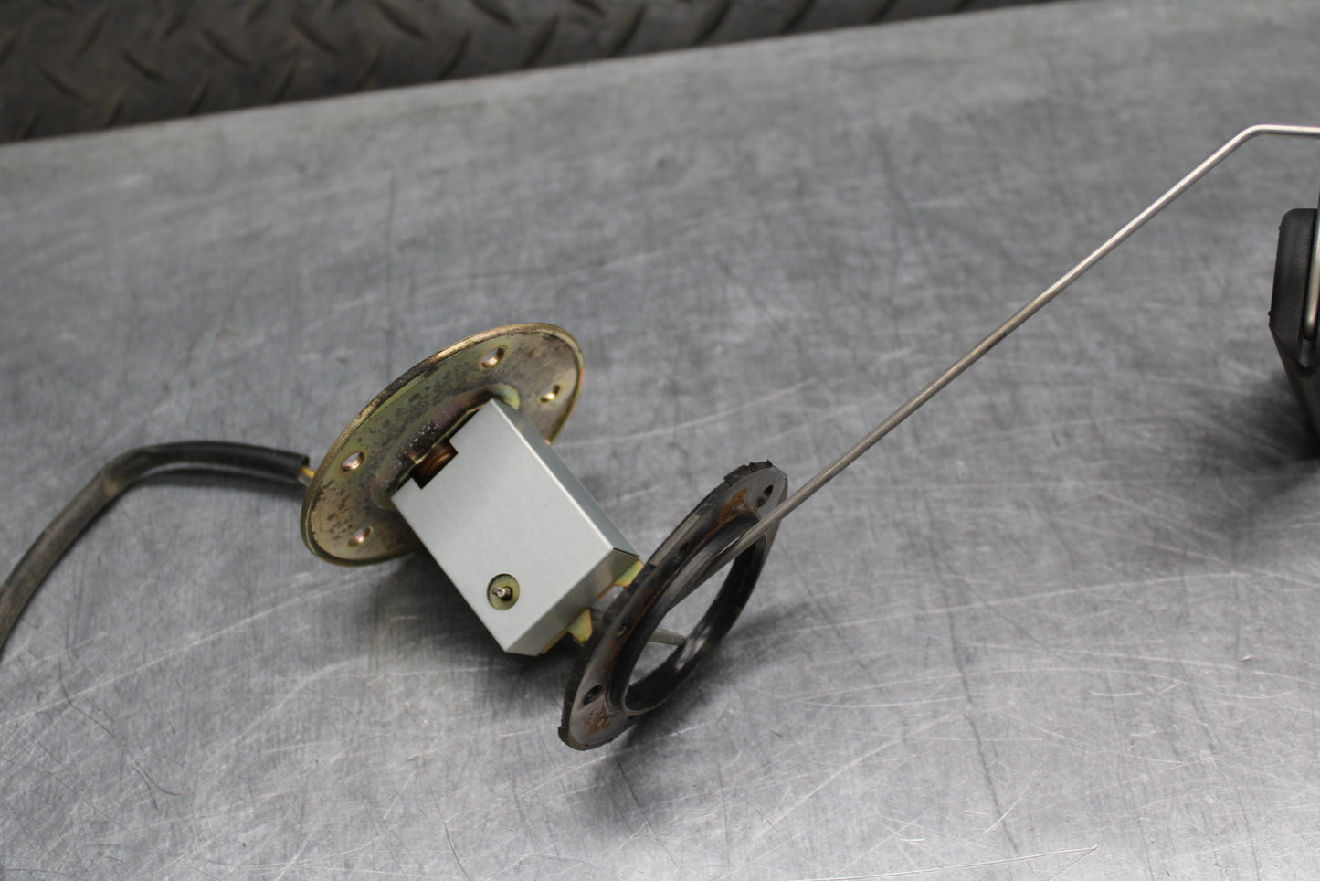 00 SUZUKI INTRUDER 1500 VL1500 FLOAT GAS FUEL PETROL LEVEL SENDING UNIT BB761