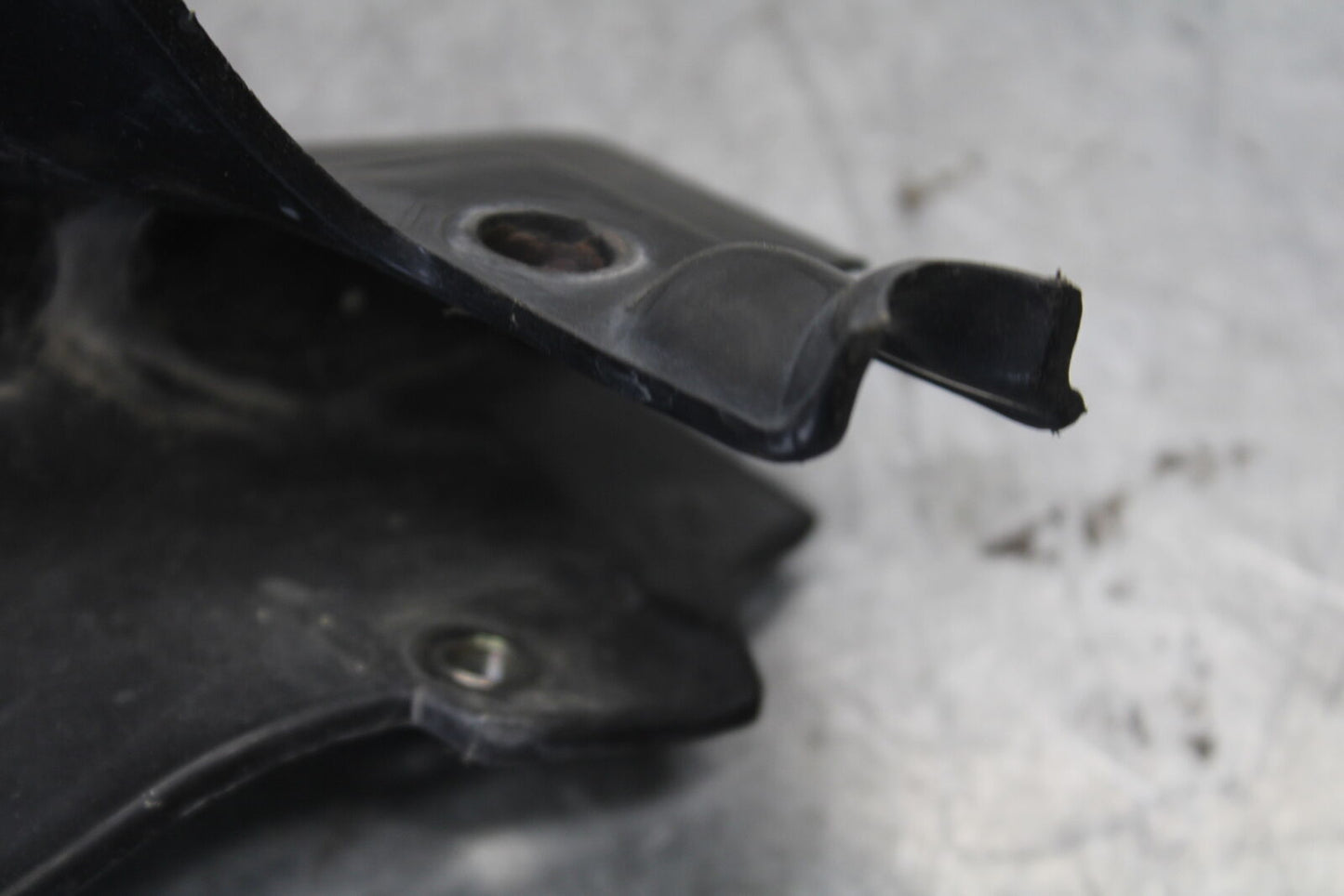 01-06 TRIUMPH TIGER 955I LEFT HANDLEBARS GUARD BB693