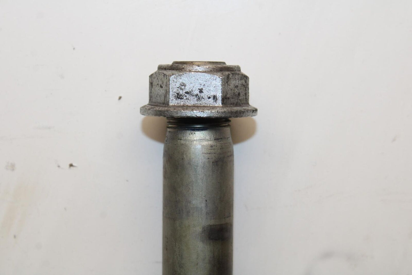 2011 Suzuki GSXR600 REAR BACK SWINGARM BOLT SUSPENSION PIVOT AXLE BB94