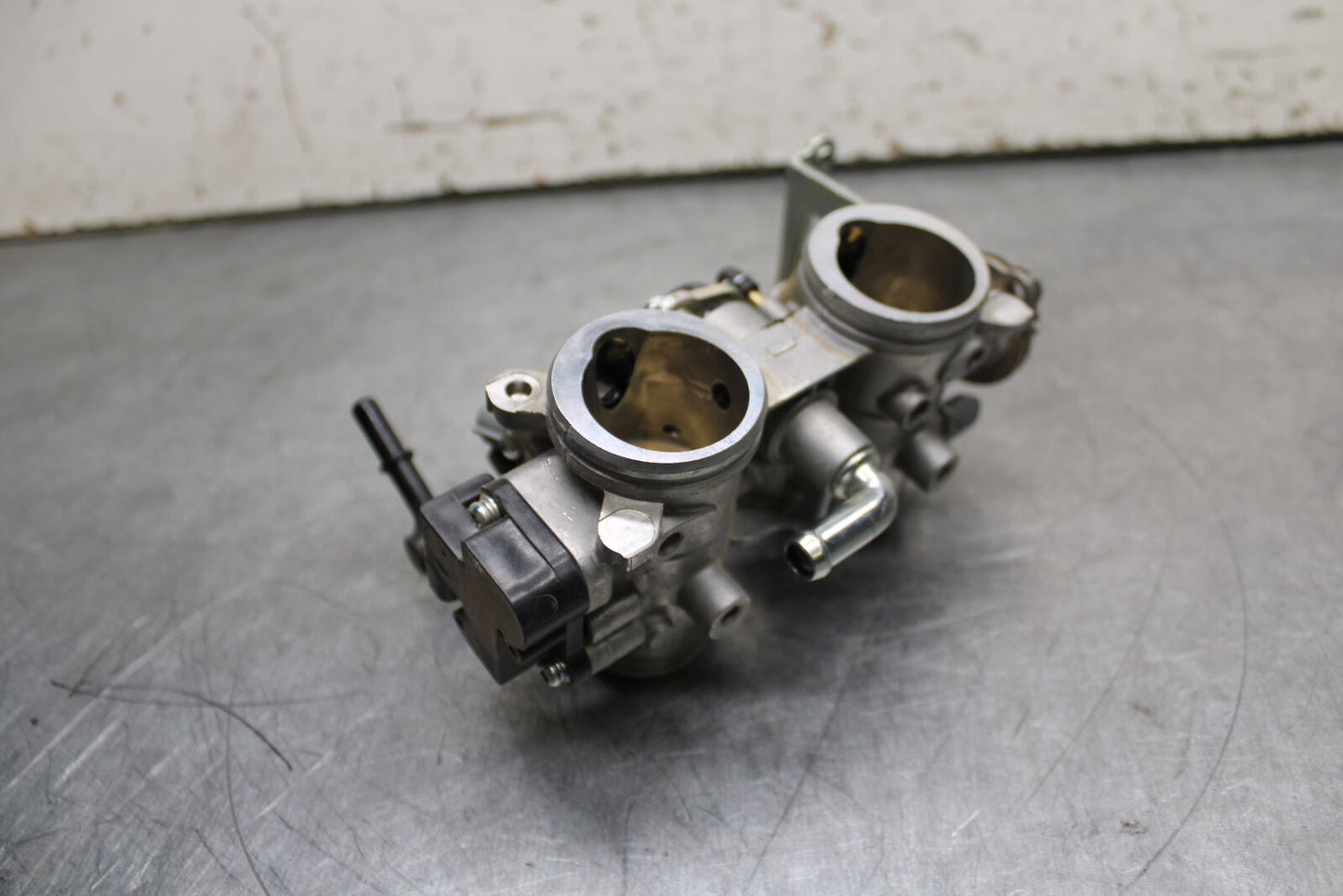 19-24 YAMAHA R3 MAIN FUEL INJECTORS / THROTTLE BODIES BB736
