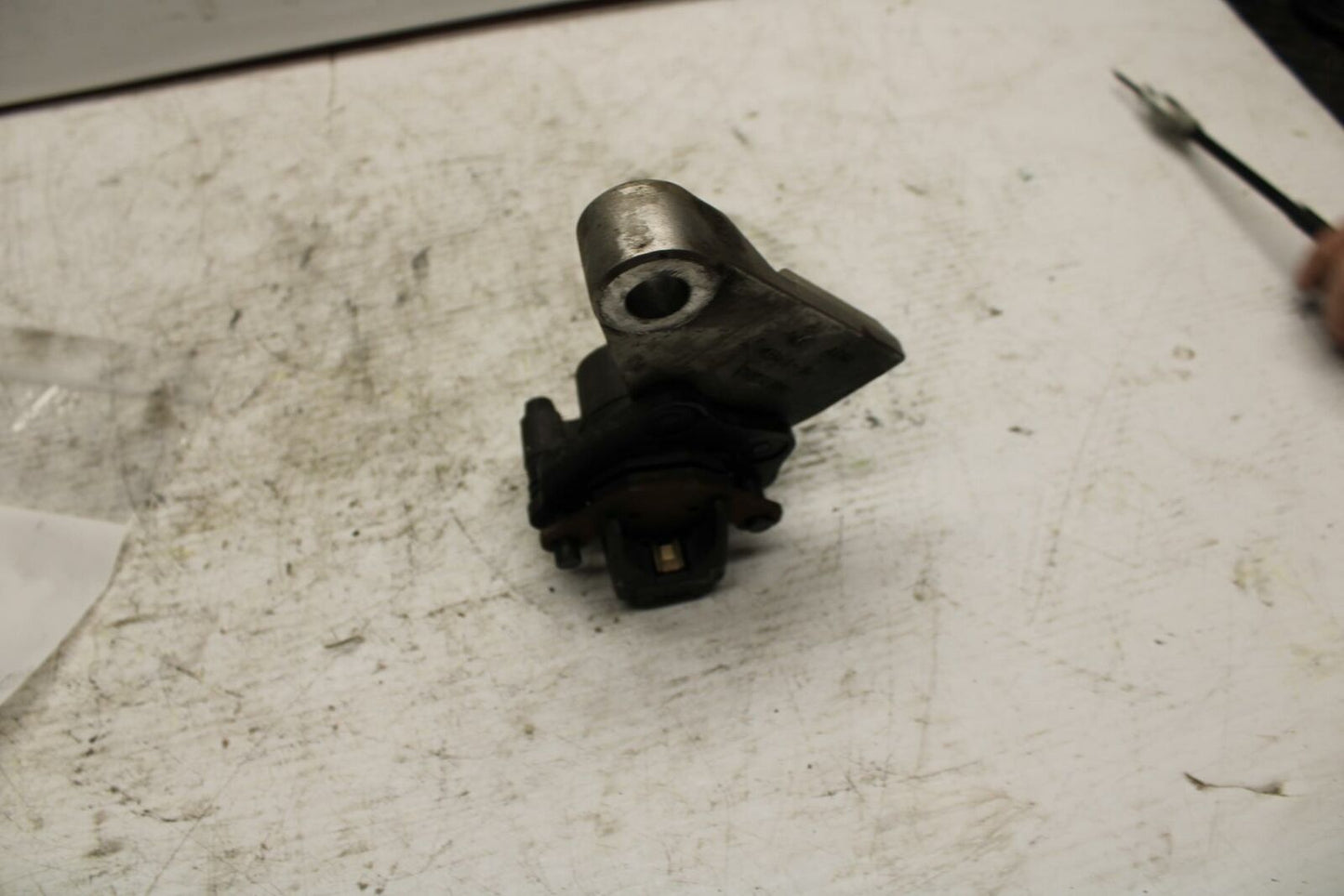 90-07 KAWASAKI ZZR 250 REAR BACK BRAKE CALIPER W MOUNT BRACKET BB298