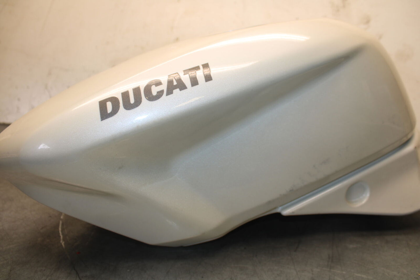 12-13 DUCATI STREETFIGHTER 848 GAS TANK FUEL CELL PETROL RESERVOIR BB705
