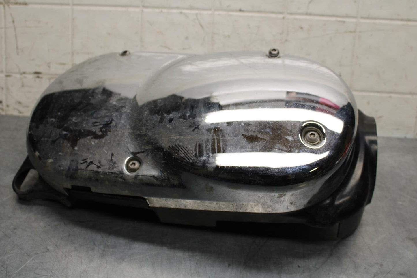 2005 Kawasaki Vulcan 1600 VN1600D Nomad ENGINE SPROCKET COVER BB556