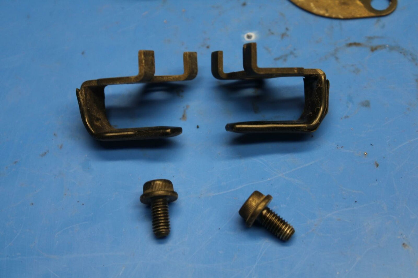 91-92 SUZUKI GSXR750 M REAR PASSENGER SEAT LATCH LOCK ASSEMBLY BB213