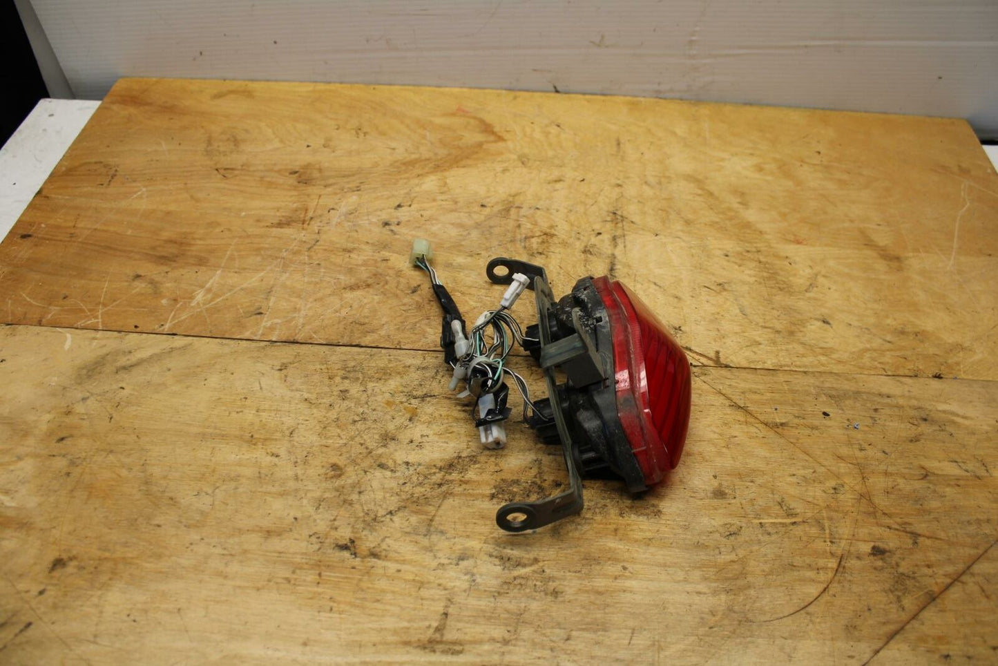 02-03 SUZUKI VSTROM 1000 REAR TAIL TAILLIGHT BACK BRAKE LIGHT