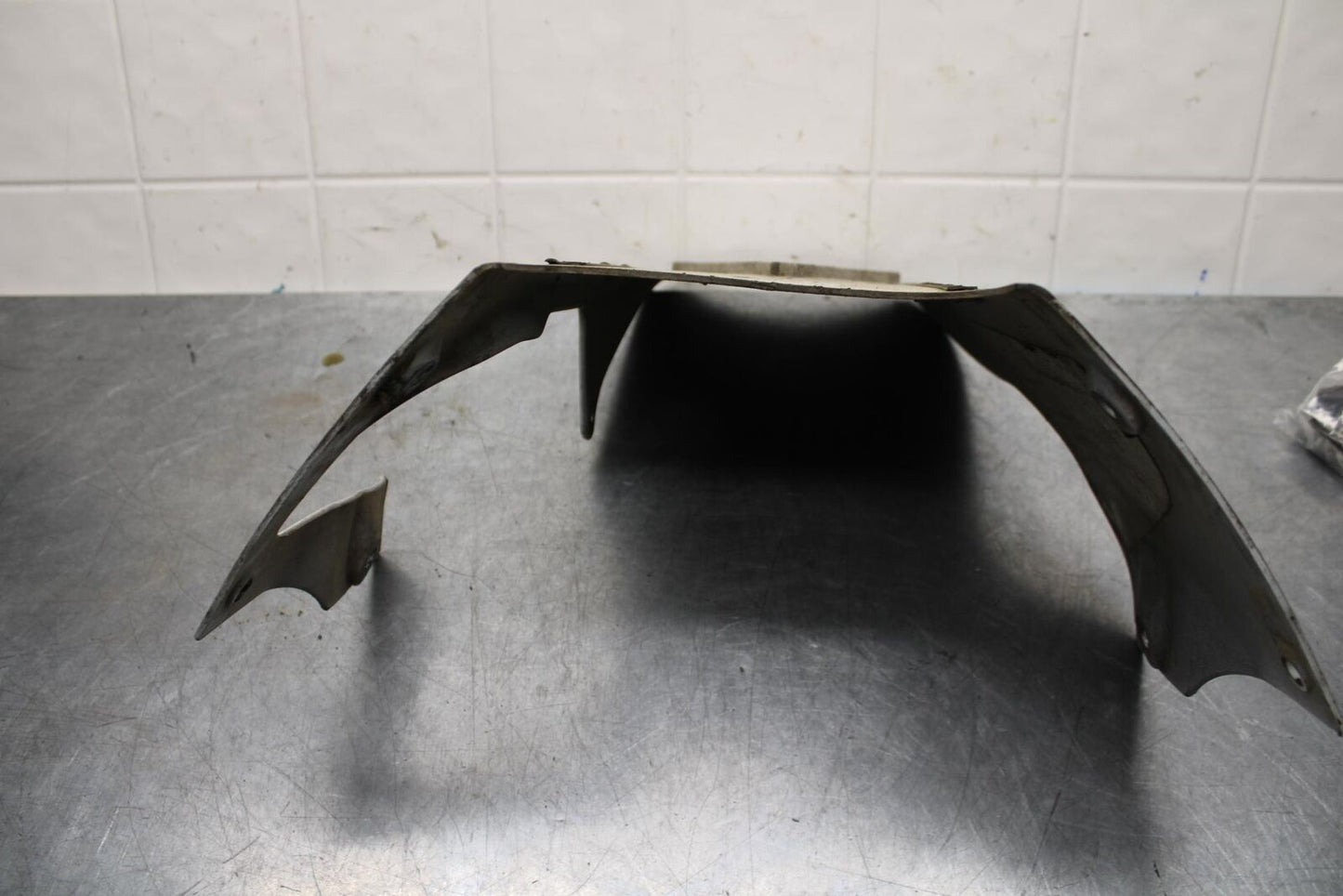 1999 Suzuki GSXR600 LOWER BOTTOM BELLY FAIRING COWL BB580