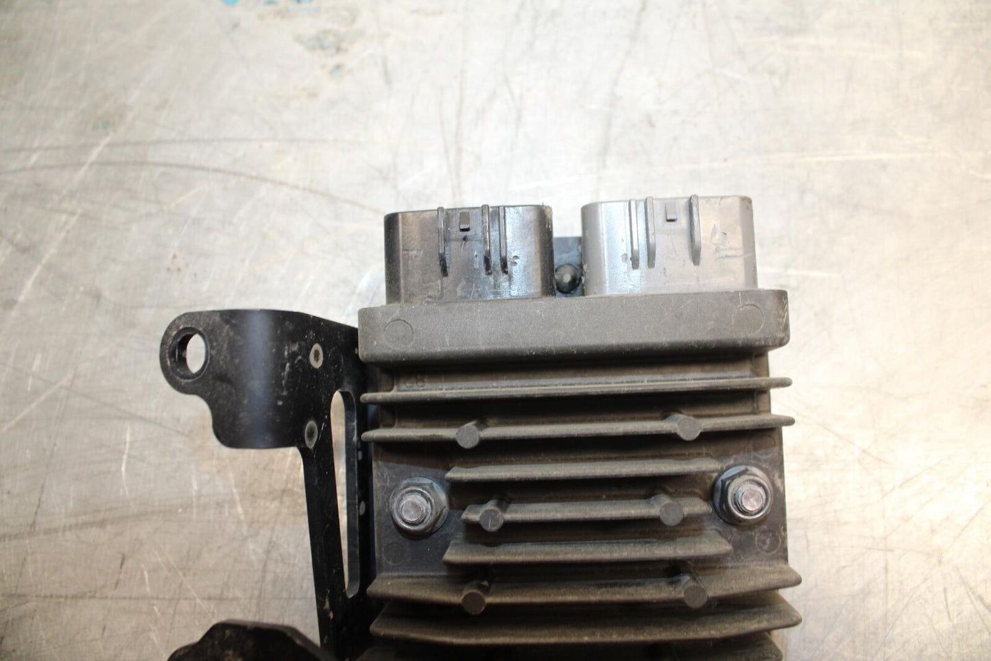17-21 TRIUMPH STREET TRIPPLE R ABS RECTIFIER VOLTAGE REGULATOR bb452