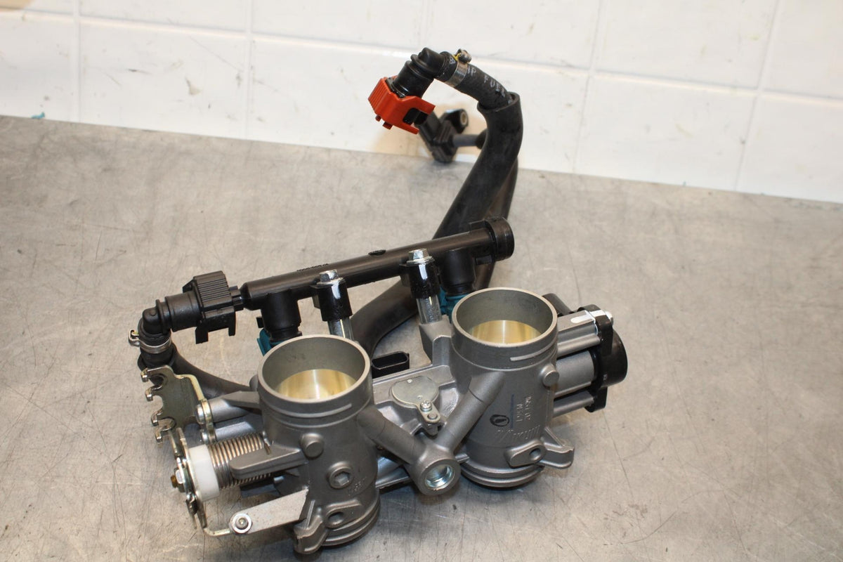 22-23 YAMAHA YZF R7 MAIN FUEL INJECTORS / THROTTLE BODIES BB583