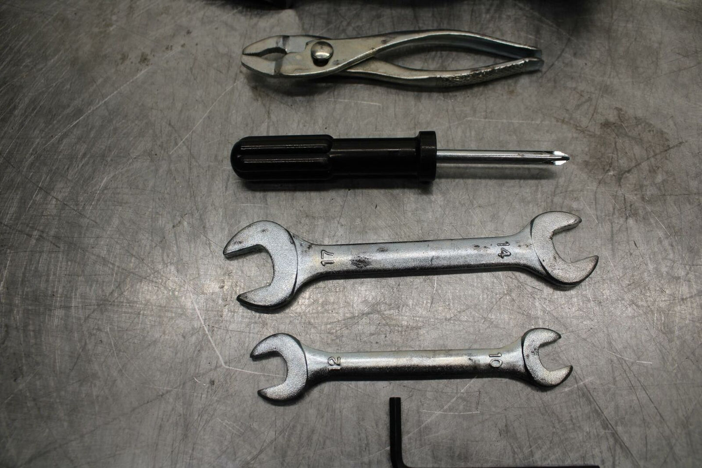 11-17 SUZUKI GSXR600 STOCK TOOLS OEM TOOL BAG KIT SET BB417