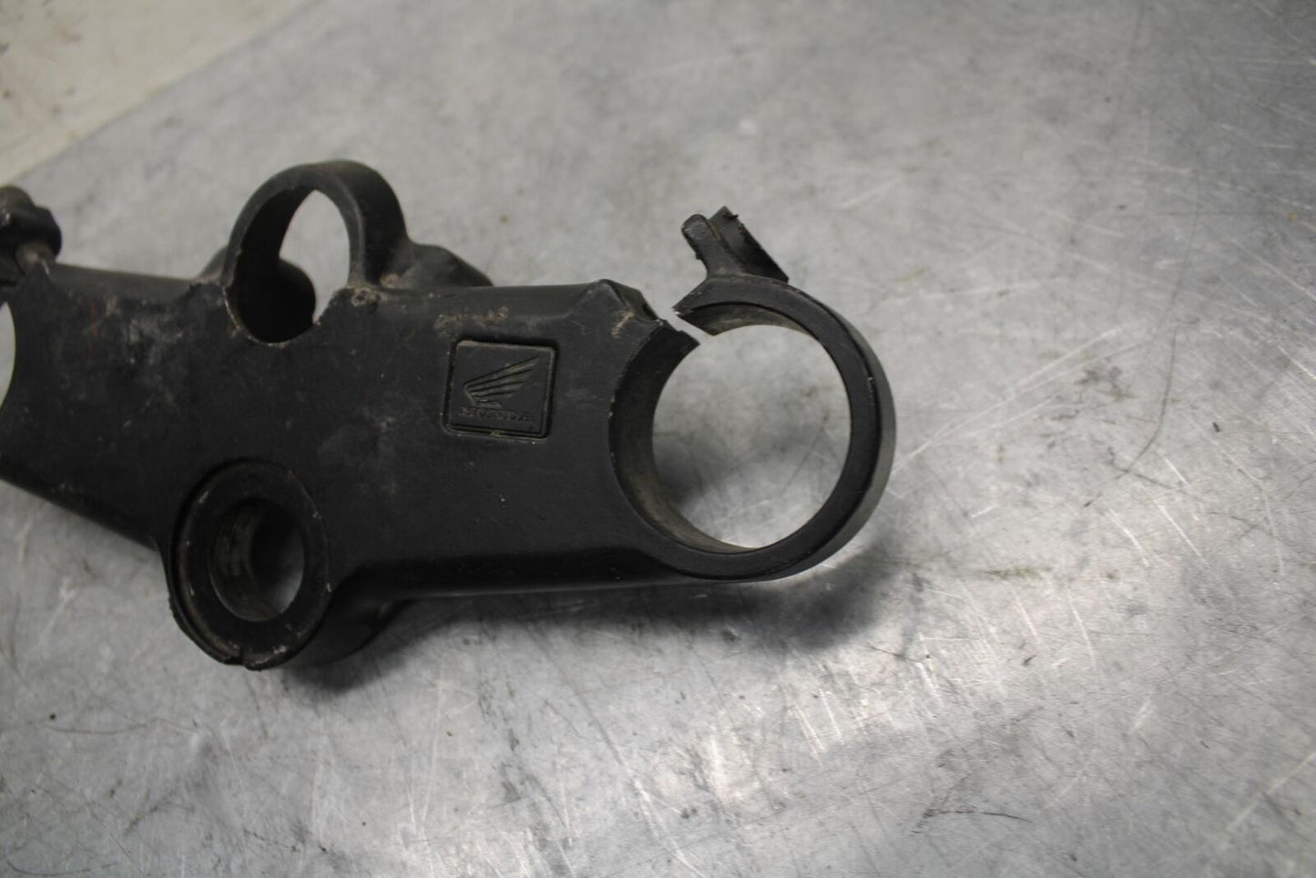 1992 Honda CBR600F2 FORKS UPPER TRIPLE TREE CLAMP BB40