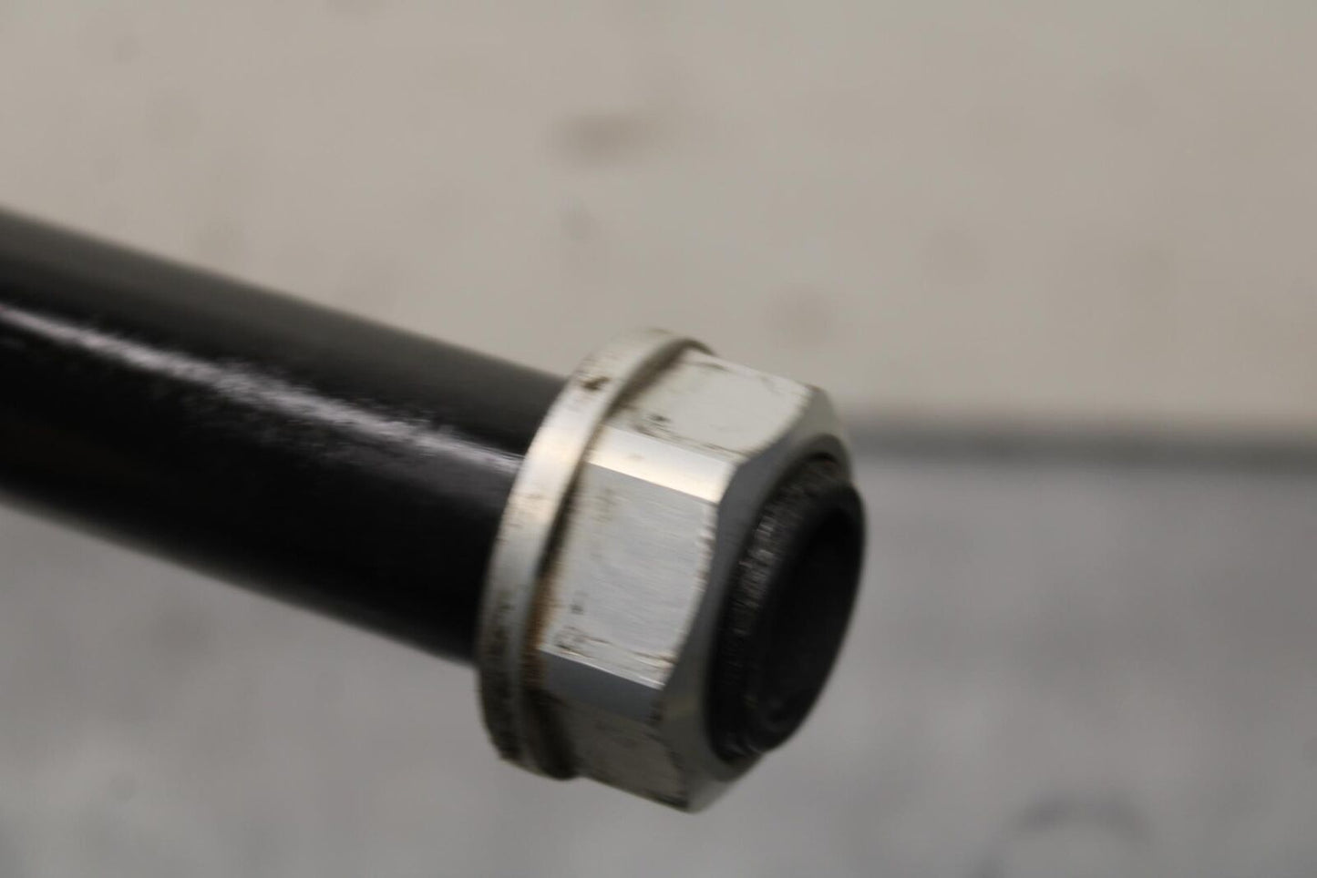 20-24 KTM 890 DUKE R REAR AXLE BACK WHEEL RIM PIVOT BOLT AXEL BB627