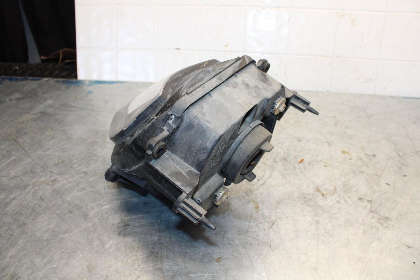 99-07 SUZUKI HAYABUSA GSX1300R FRONT HEADLIGHT HEAD LIGHT LAMP BB426