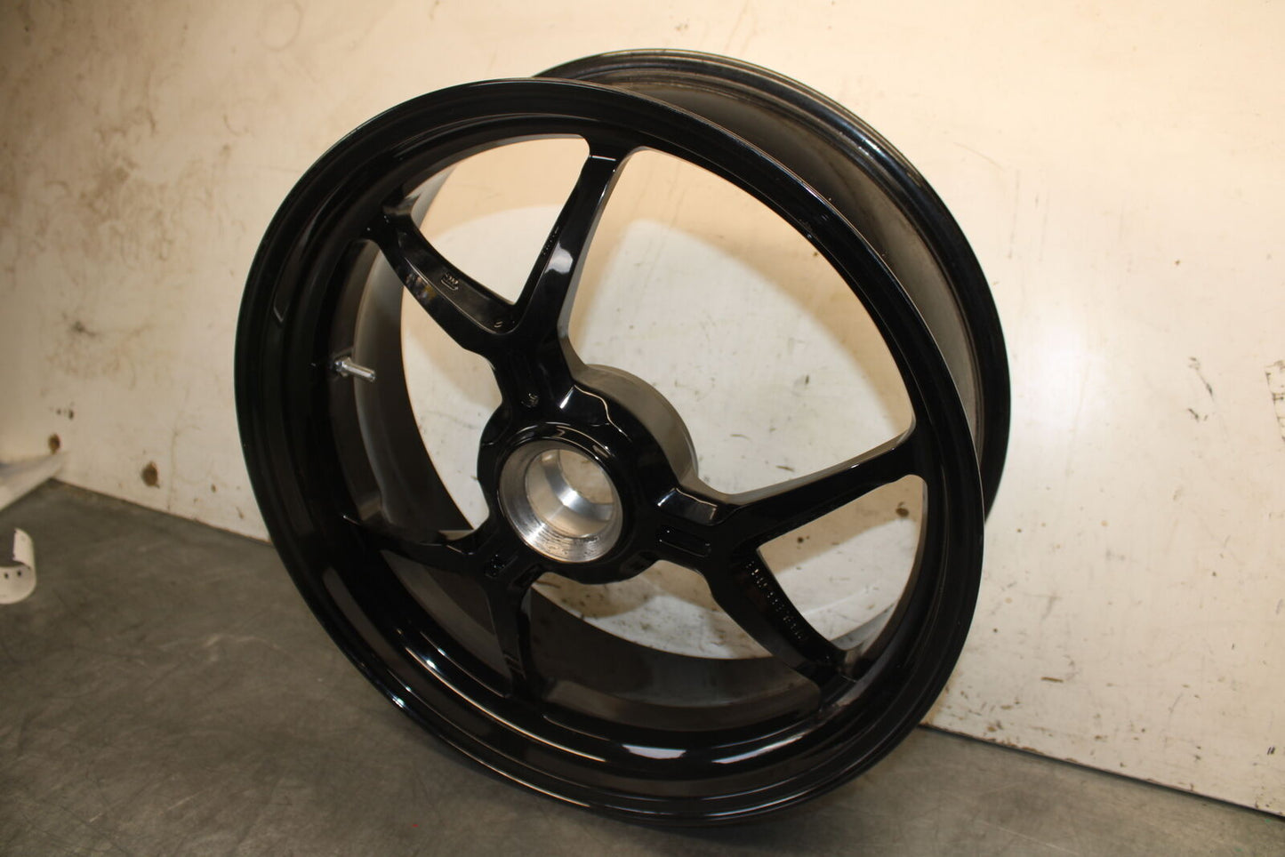 12-15 DUCATI 1199 PANIGALE REAR WHEEL BACK RIM BB705