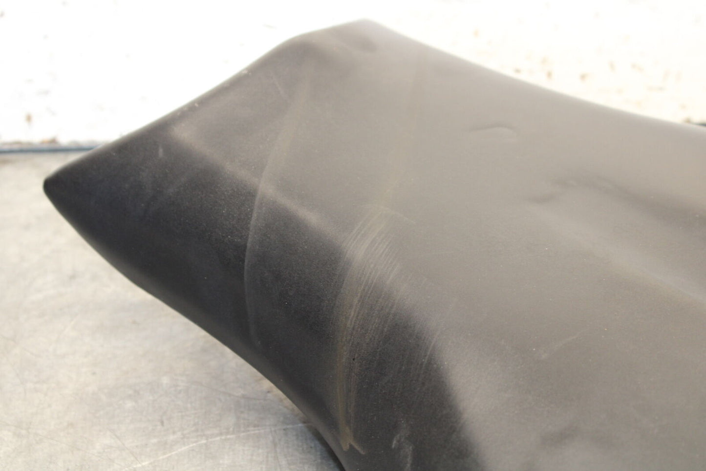 07-08 TRIUMPH DAYTONA 675 FRONT DRIVERS SEAT PAD SADDLE PILLION T2306512 BB685