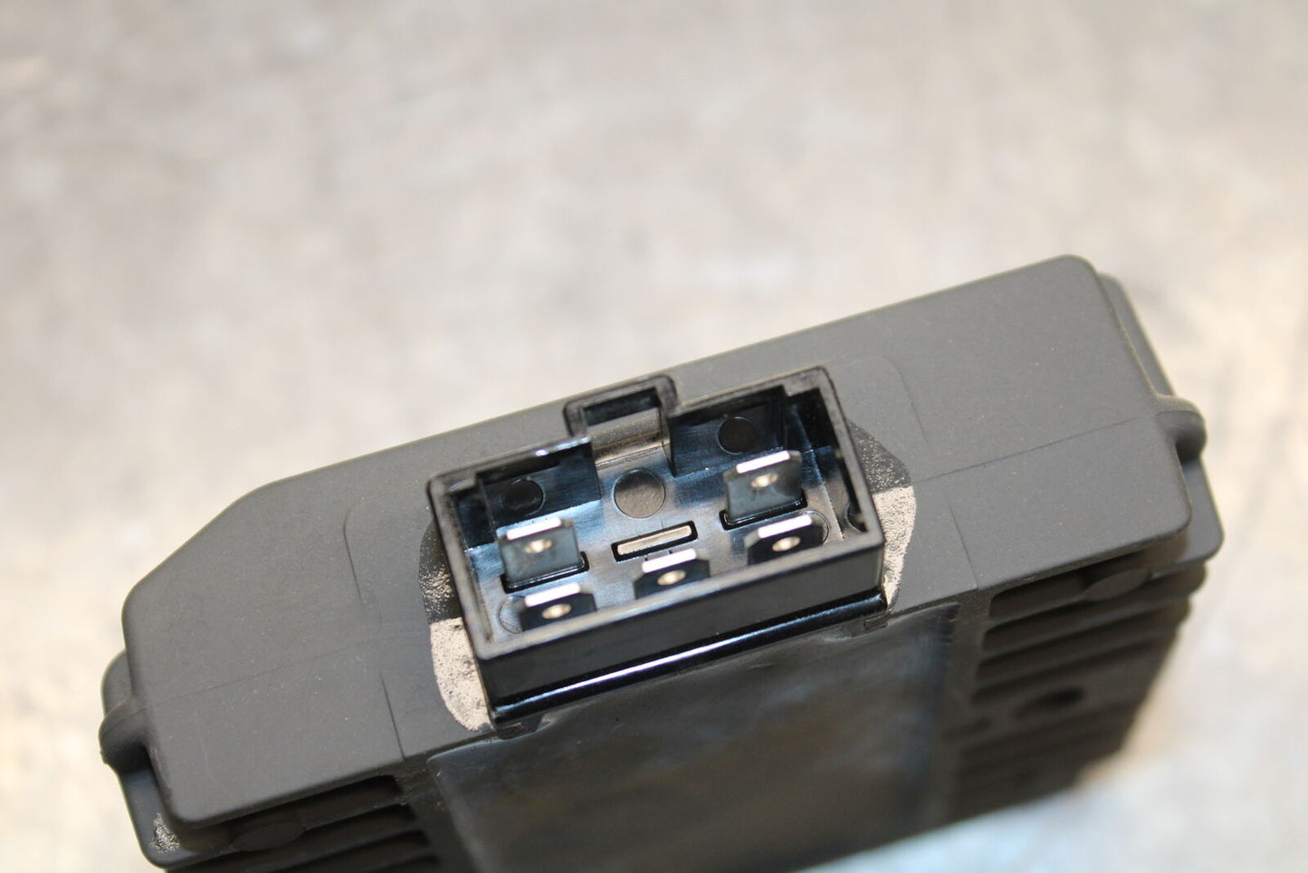 19-24 YAMAHA R3 RECTIFIER VOLTAGE REGULATOR BB736