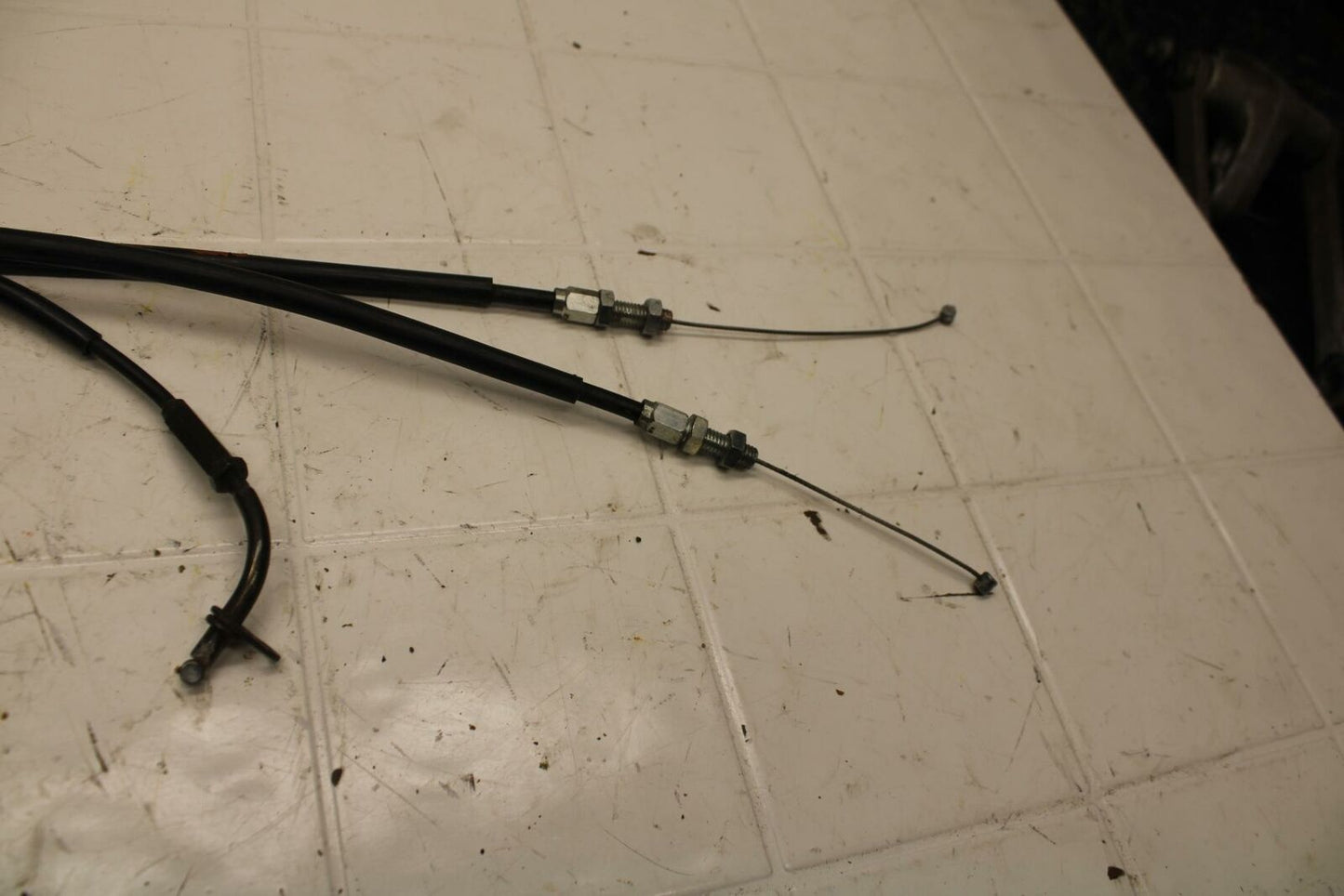 01 SUZUKI GSXR1000 THROTTLE CABLES LINES CHOKE BB10
