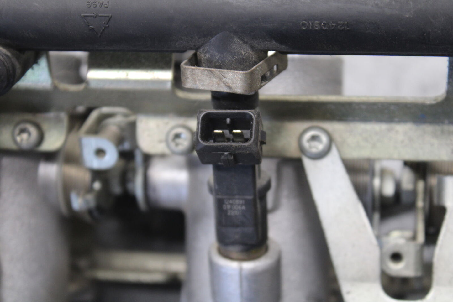 01-06 TRIUMPH TIGER 955I MAIN FUEL INJECTORS / THROTTLE BODIES BB693