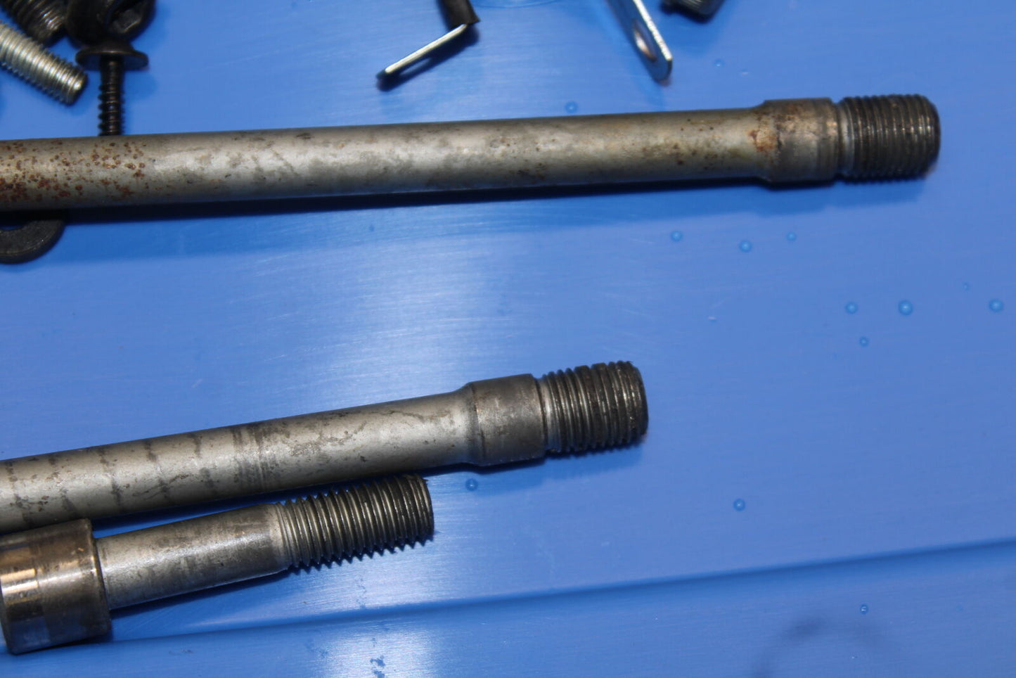 08-10 DUCATI 848 ENGINE MOUNTING BOLTS HARDWARE MOTOR SCREWS BB705