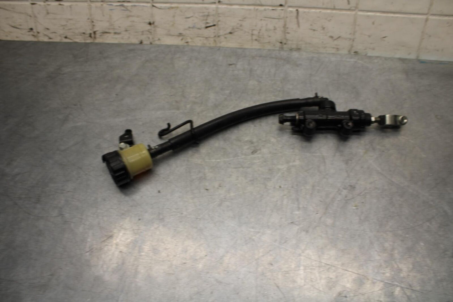 2015 Kawasaki Ninja 300 EX300 REAR BACK BRAKE MASTER CYLINDER W RESERVOIR BB61