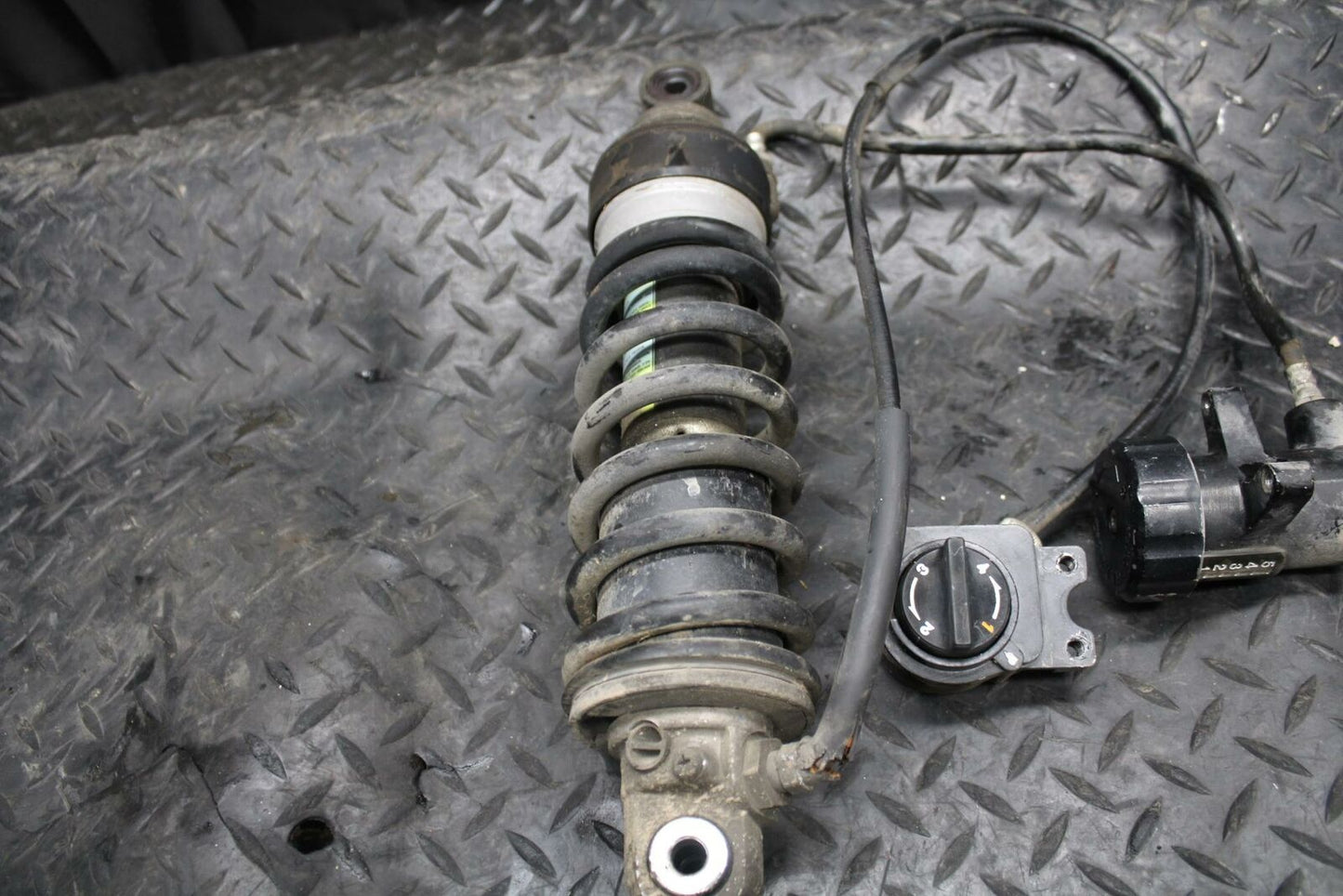 86 SUZUKI GS750ES REAR BACK SHOCK ABSORBER SUSPENSION BB233