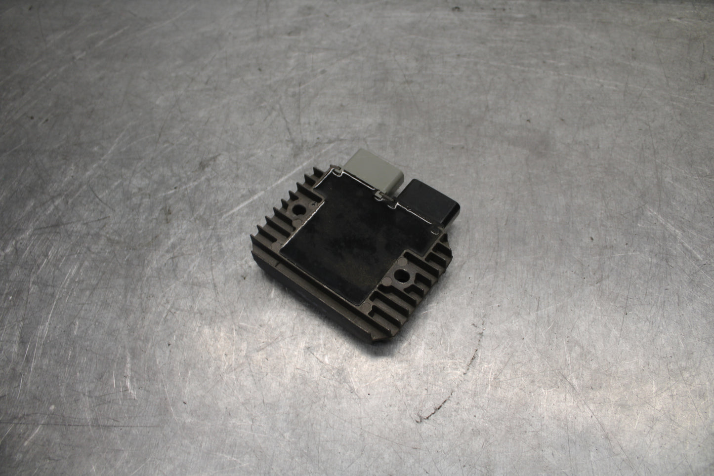 09-12 KAWASAKI NINJA ZX6R RECTIFIER VOLTAGE REGULATOR 21066-0028 BB698