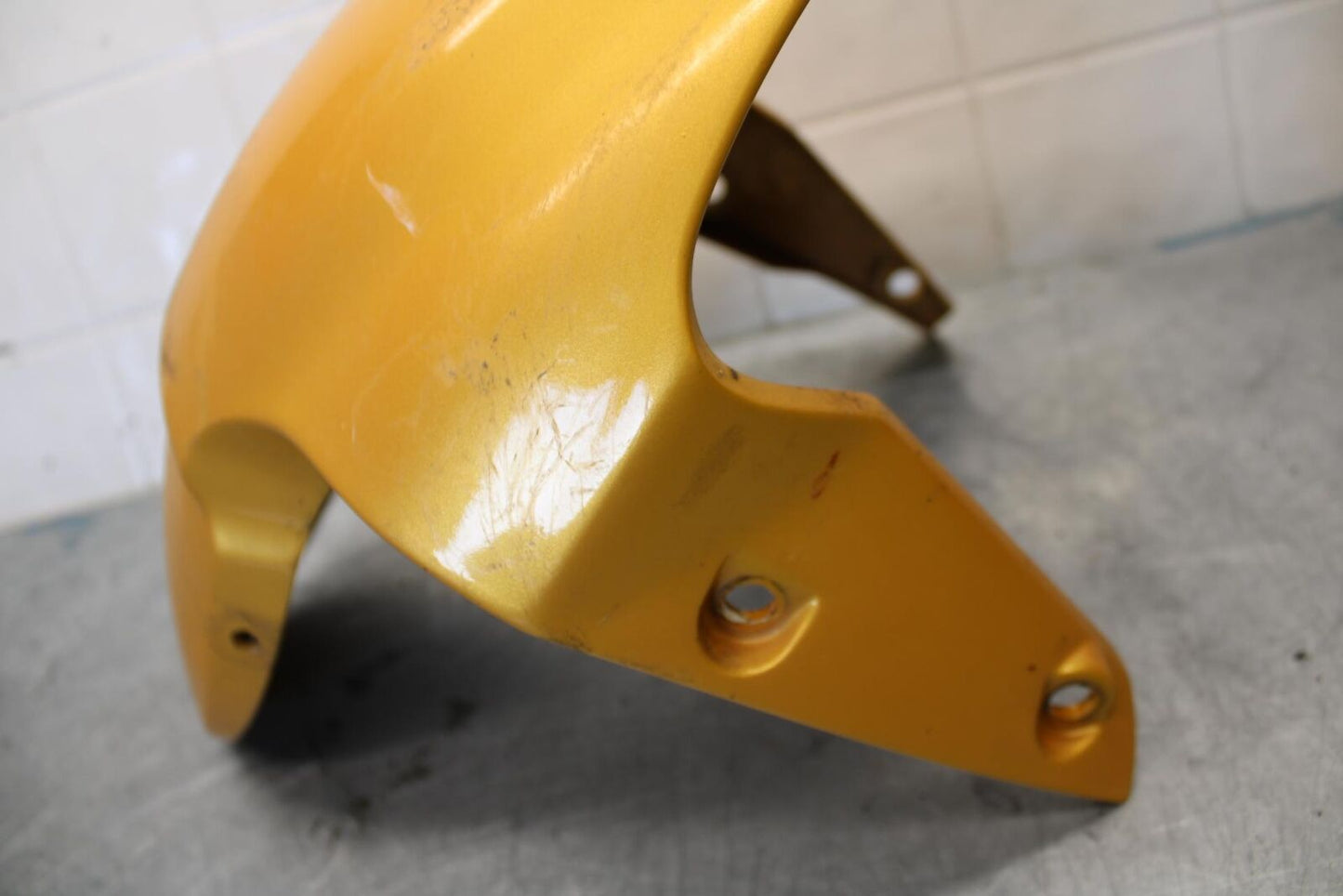 2006 Triumph Daytona 675 Triple FRONT WHEEL FENDER COWL FAIRING BB434