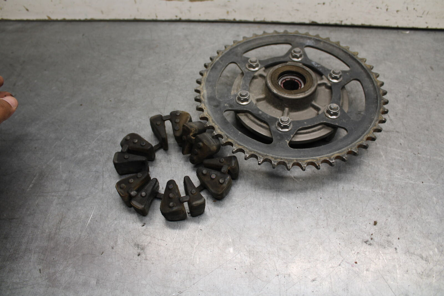 09-11 TRIUMPH DAYTONA 675 REAR BACK SPROCKET HUB BB652