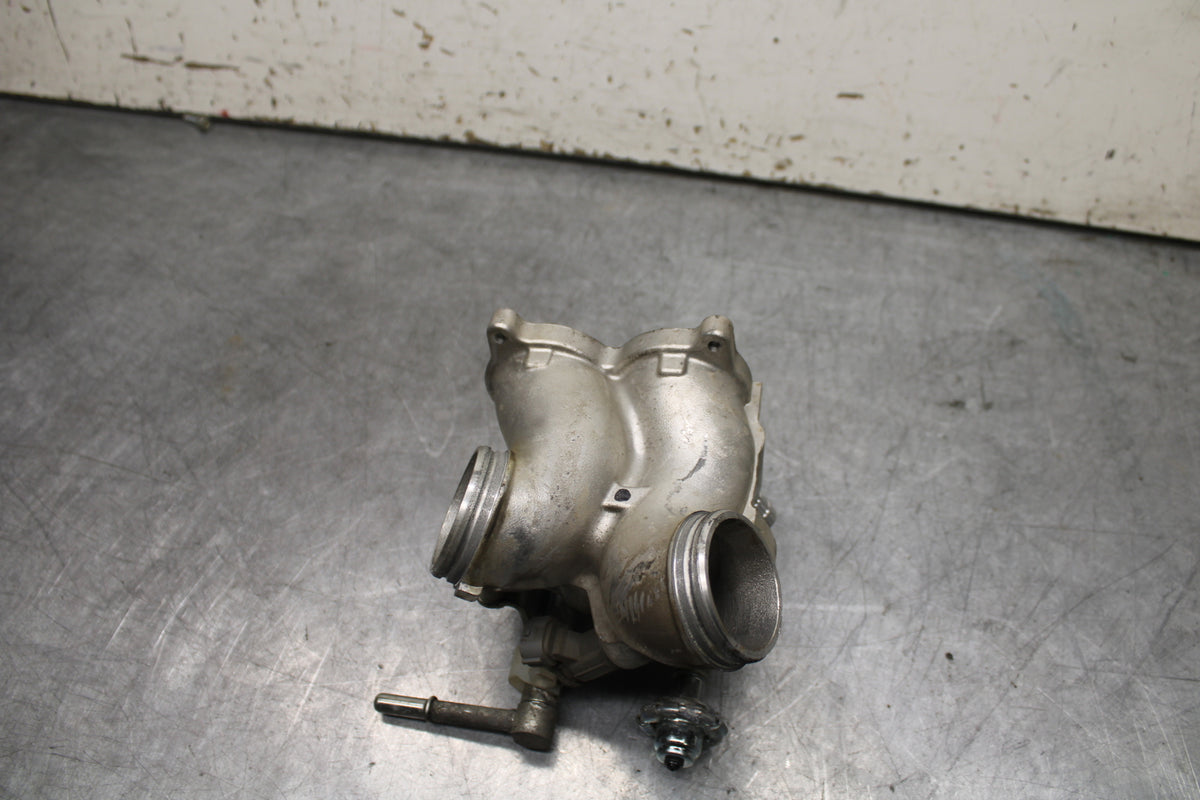 14-15 YAMAHA V STAR 1300 XVS1300CT TOURER AIR INTAKE MANIFOLD BB722