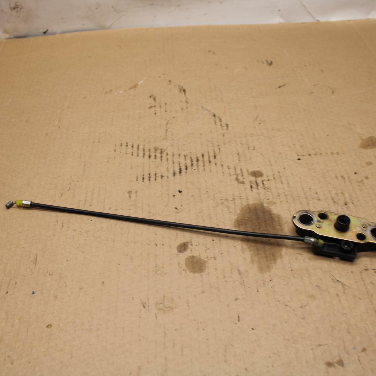 01 SUZUKI GSXR1000 REAR PASSENGER SEAT LATCH LOCK ASSEMBLY BB155b