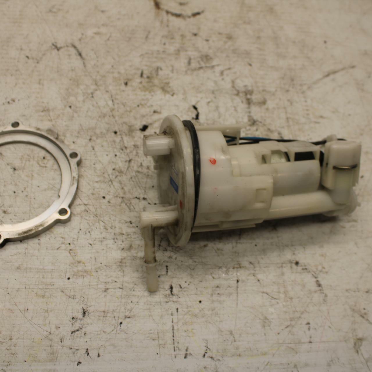 07-16 TRIUMPH STREET TRIPLE FUEL PUMP GAS PETROL SENDER UNIT BB361