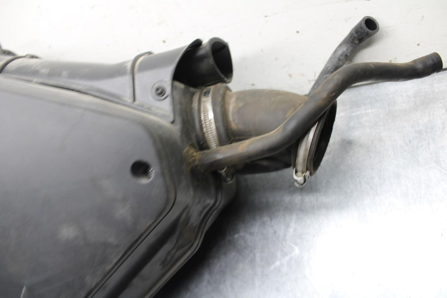 16-18 KTM 690 DUKE AIRBOX AIR INTAKE FILTER BOX BB631