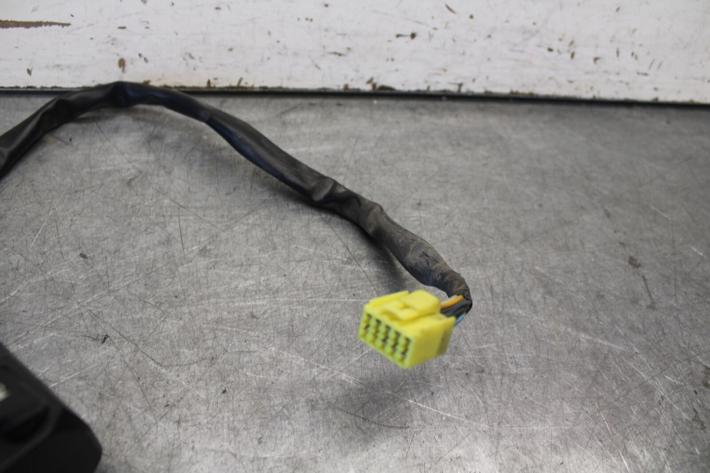 04 SUZUKI GSXR600 LEFT CLIP ON HORN SIGNALS SWITCH SWITCHES 37400-29G11 BB676