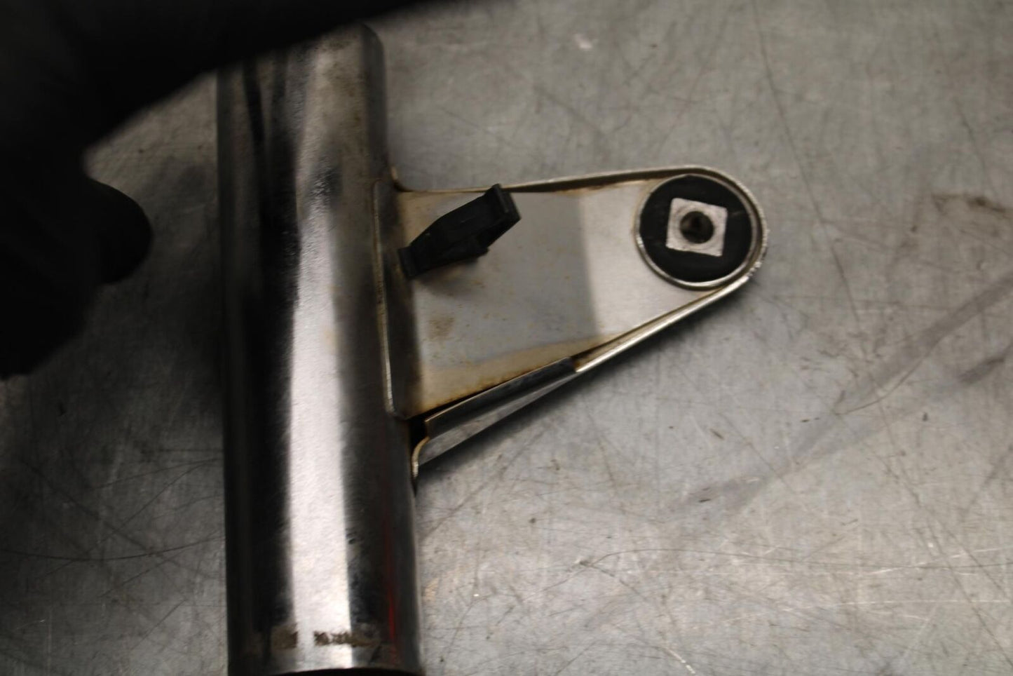 1977 Yamaha XS750 LEFT FRONT TURN SIGNAL LIGHT INDICATOR BB554