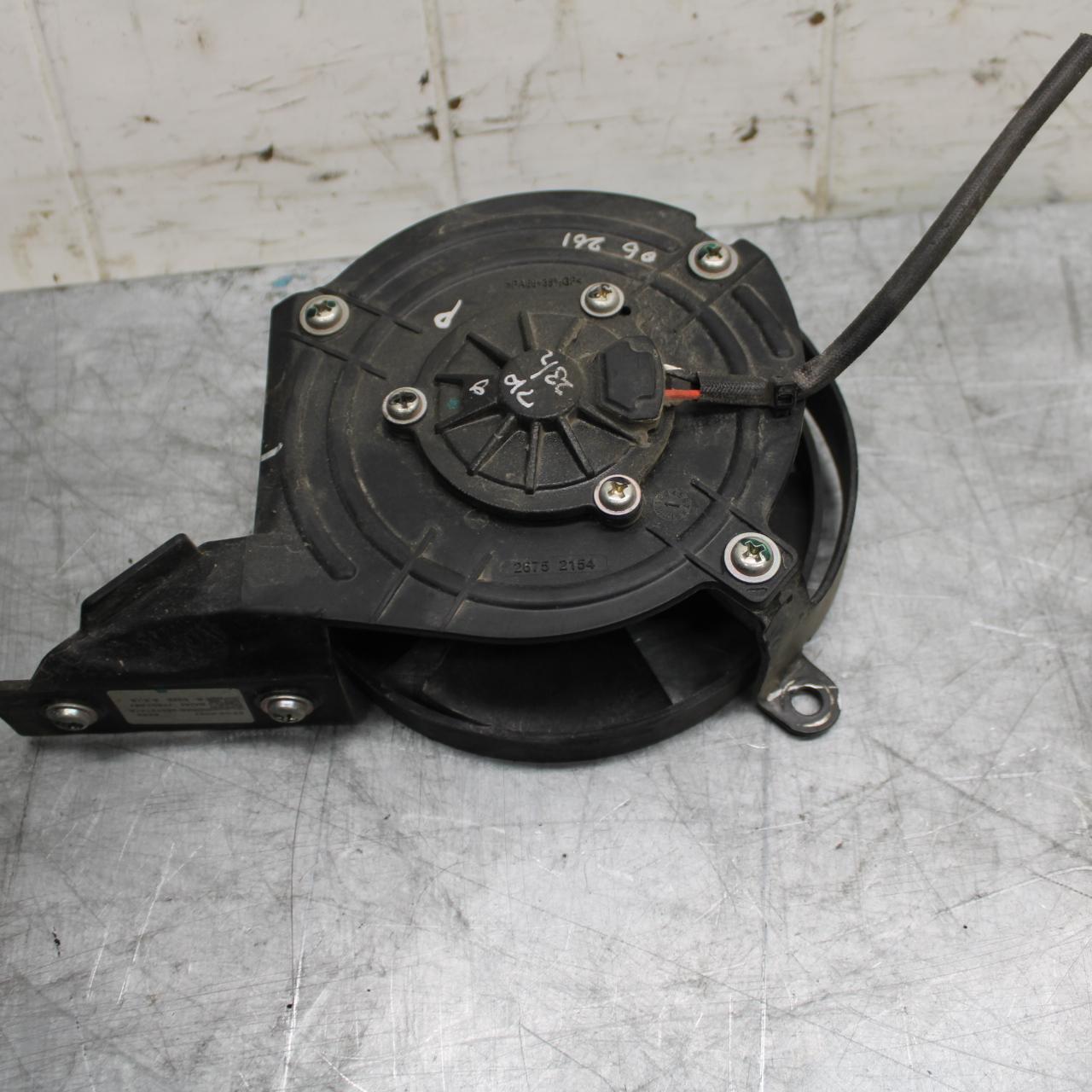 21 HUSQVARNA VITPILEN 401 ENGINE RADIATOR COOLING FAN BB467