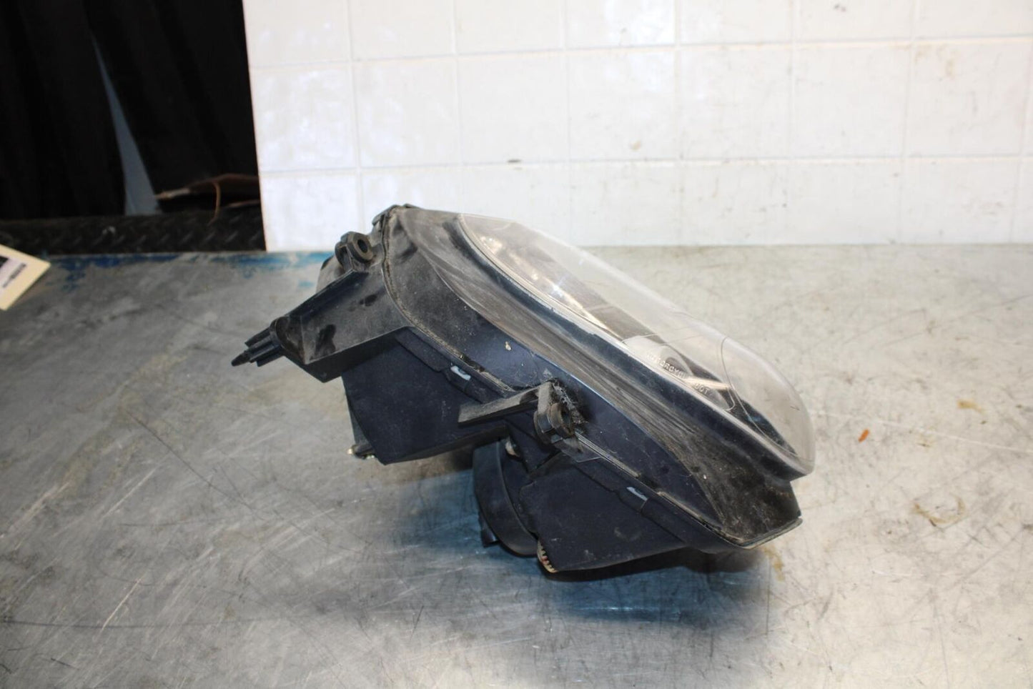 99-07 SUZUKI HAYABUSA GSX1300R FRONT HEADLIGHT HEAD LIGHT LAMP BB426