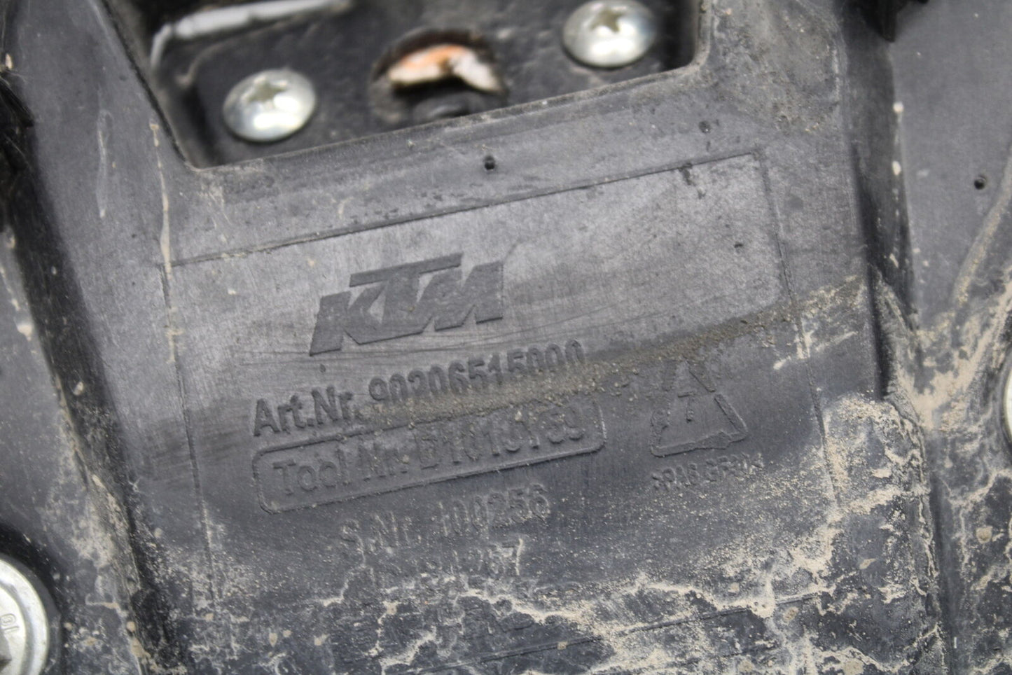 13-16 KTM 390 DUKE REAR BACK FENDER MUD GUARD BB748