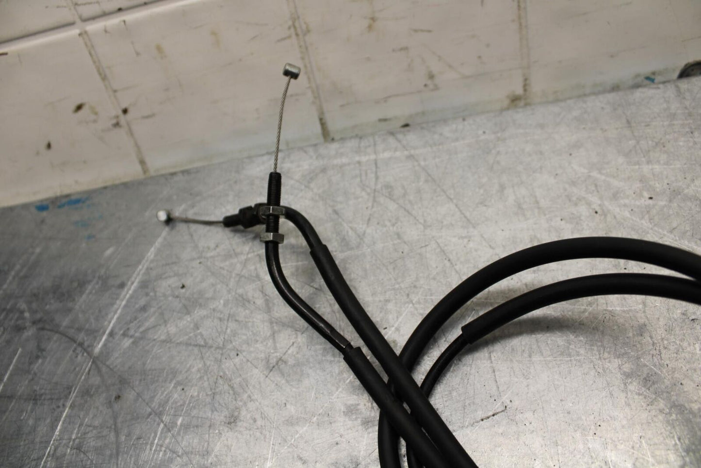 14-15 TRIUMPH STREET TRIPLE R THROTTLE CABLE LINE HOUSING GUIDE BB441