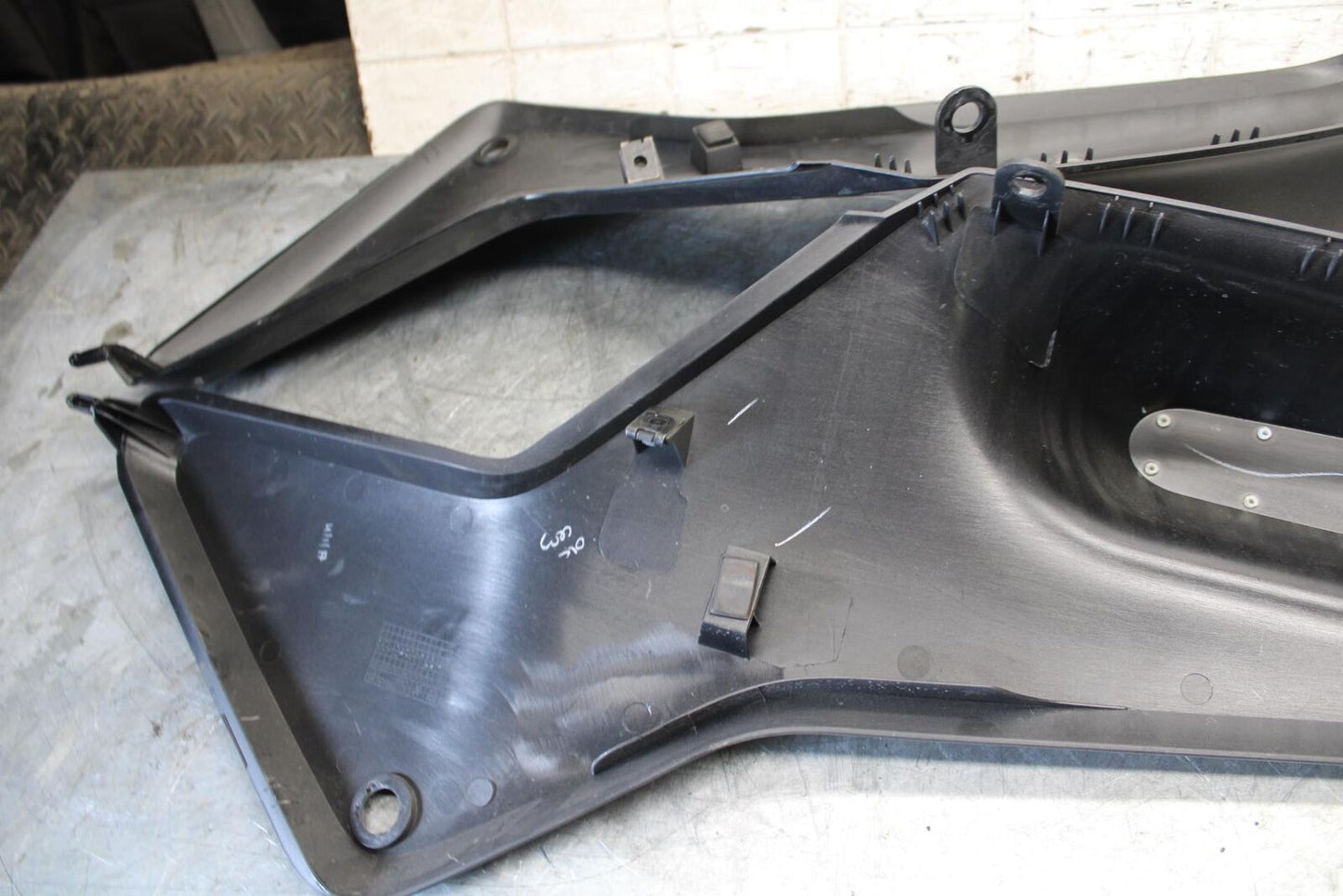 22-23 HUSQVARNA SVARTTPILEN 401 SIDE FAIRING TANK COWL SET BB541