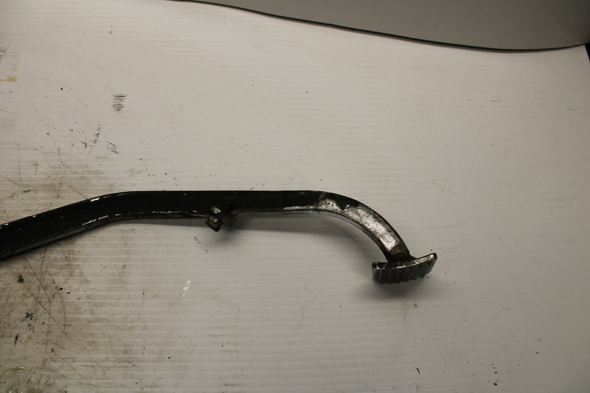 84-85 HONDA V30 MAGNA RIGHT REARSET BRAKE FOOT PEDAL BB251