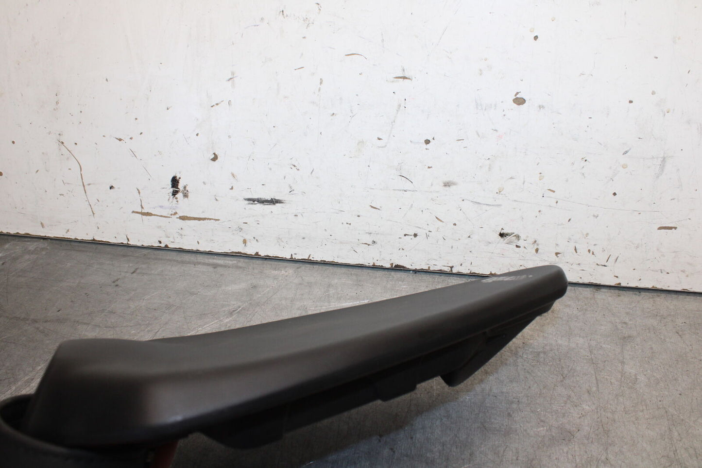 21-24 APRILIA RSV4 REAR PASSENGER SEAT PAD SADDLE PILLION OEM 2B0069 BB668