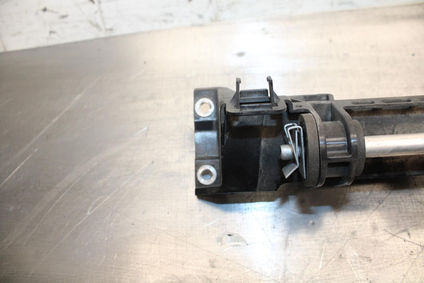17-20 BMW S1000R GAS TANK FUEL CELL PETROL RESERVOIR BRACKET MOUNT BB488
