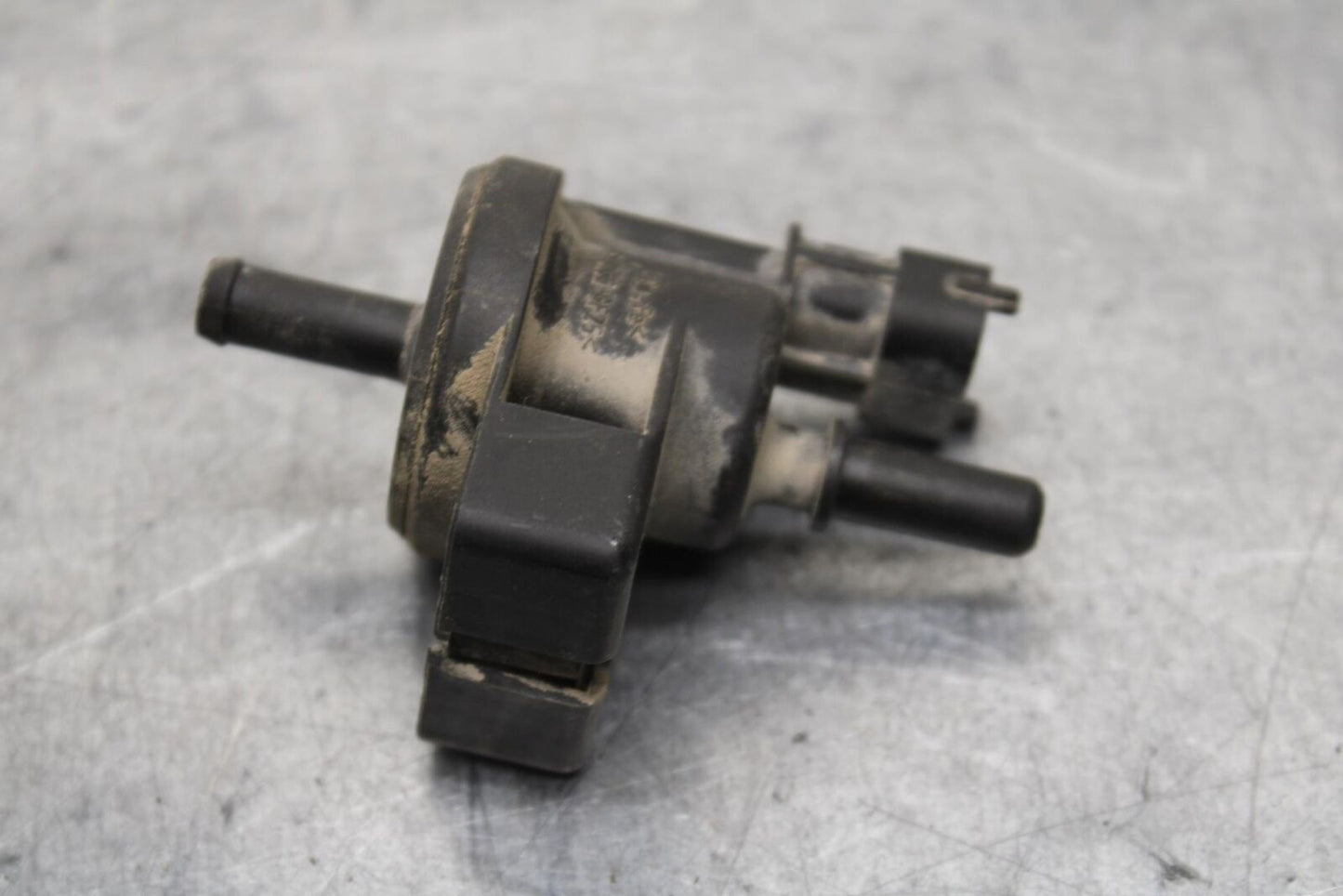 20-24 KTM 890 DUKE R FUEL TANK BREATHER VALVE SENSOR BB627
