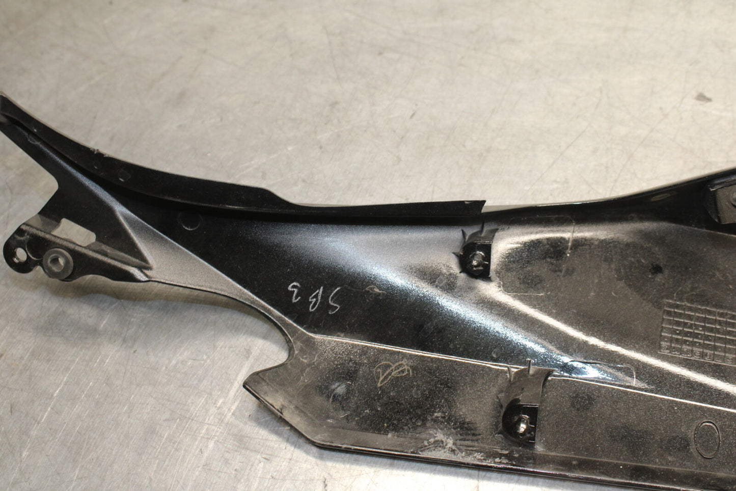 19-22 KAWASAKI Z400 RIGHT REAR BACK TAIL FAIRING COWL SHROUD BB738