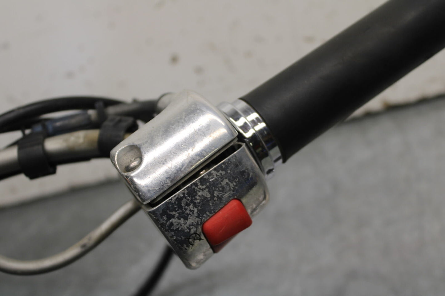 99-00 YAMAHA V STAR 1100 THROTTLE CABLE LINE HOUSING GUIDE BB711