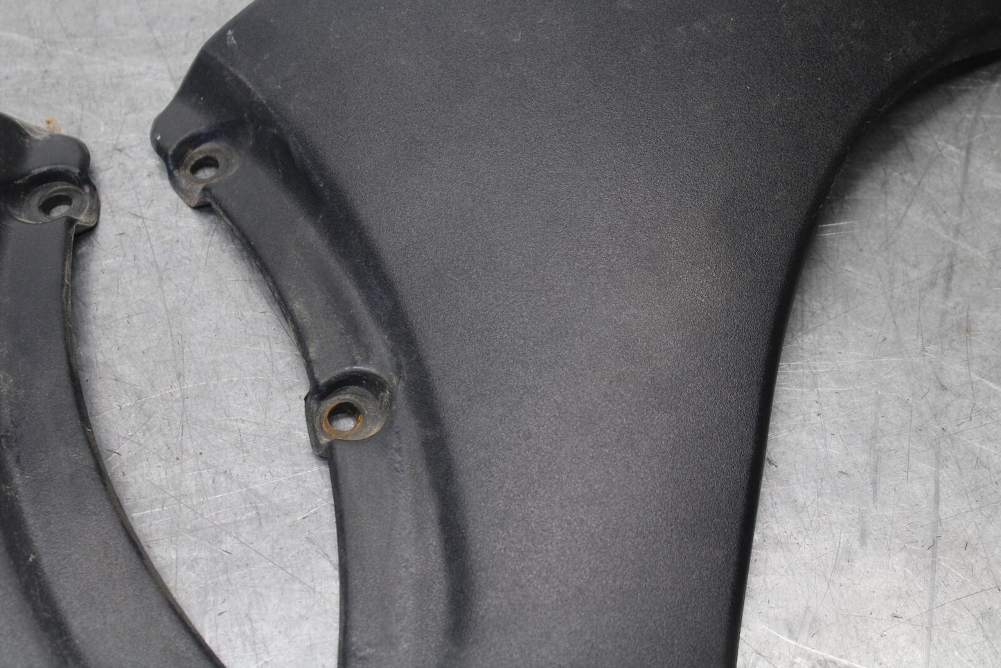 01-06 TRIUMPH TIGER 955I RIGHT LEFT FRONT SIDE SEAT PANELS TRIMS BB693
