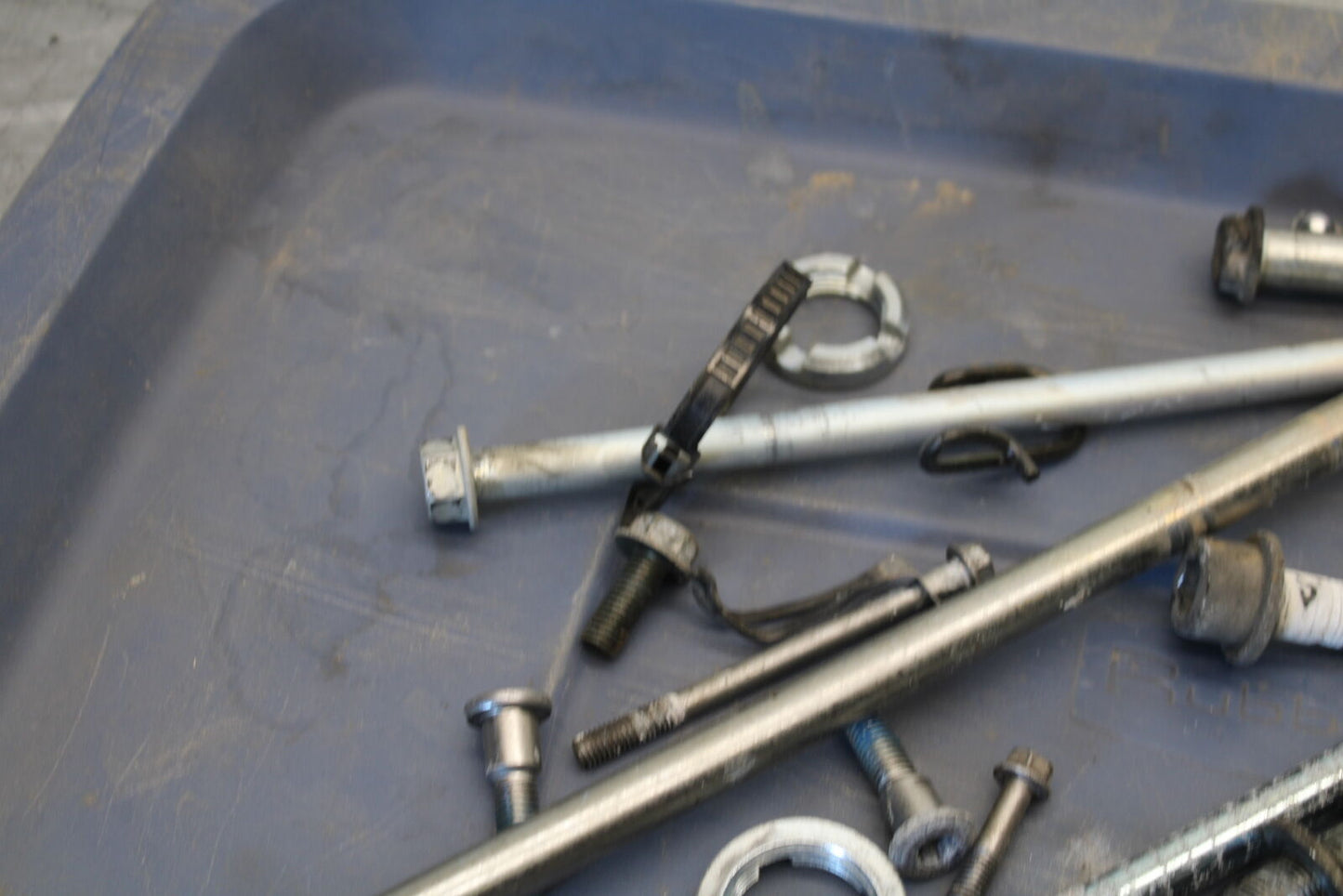 03-07 SUZUKI SV1000S ENGINE MOUNTING BOLTS HARDWARE SCREWS BB657