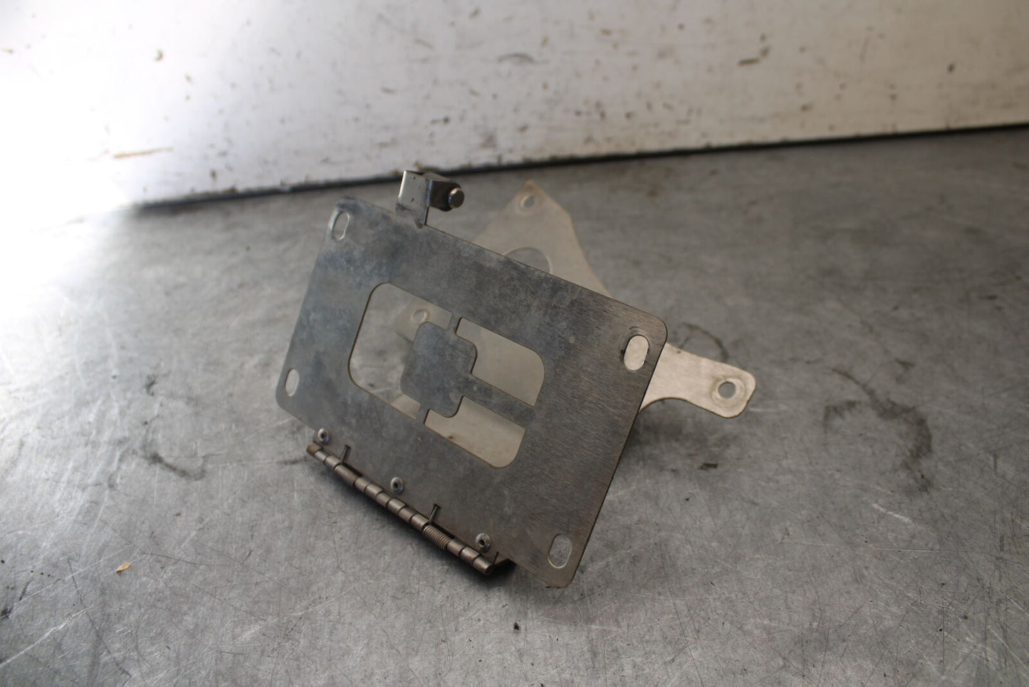 07-08 TRIUMPH DAYTONA 675 AFTERMARKET FENDER ELIMINATOR LICENSE BRACKET BB685