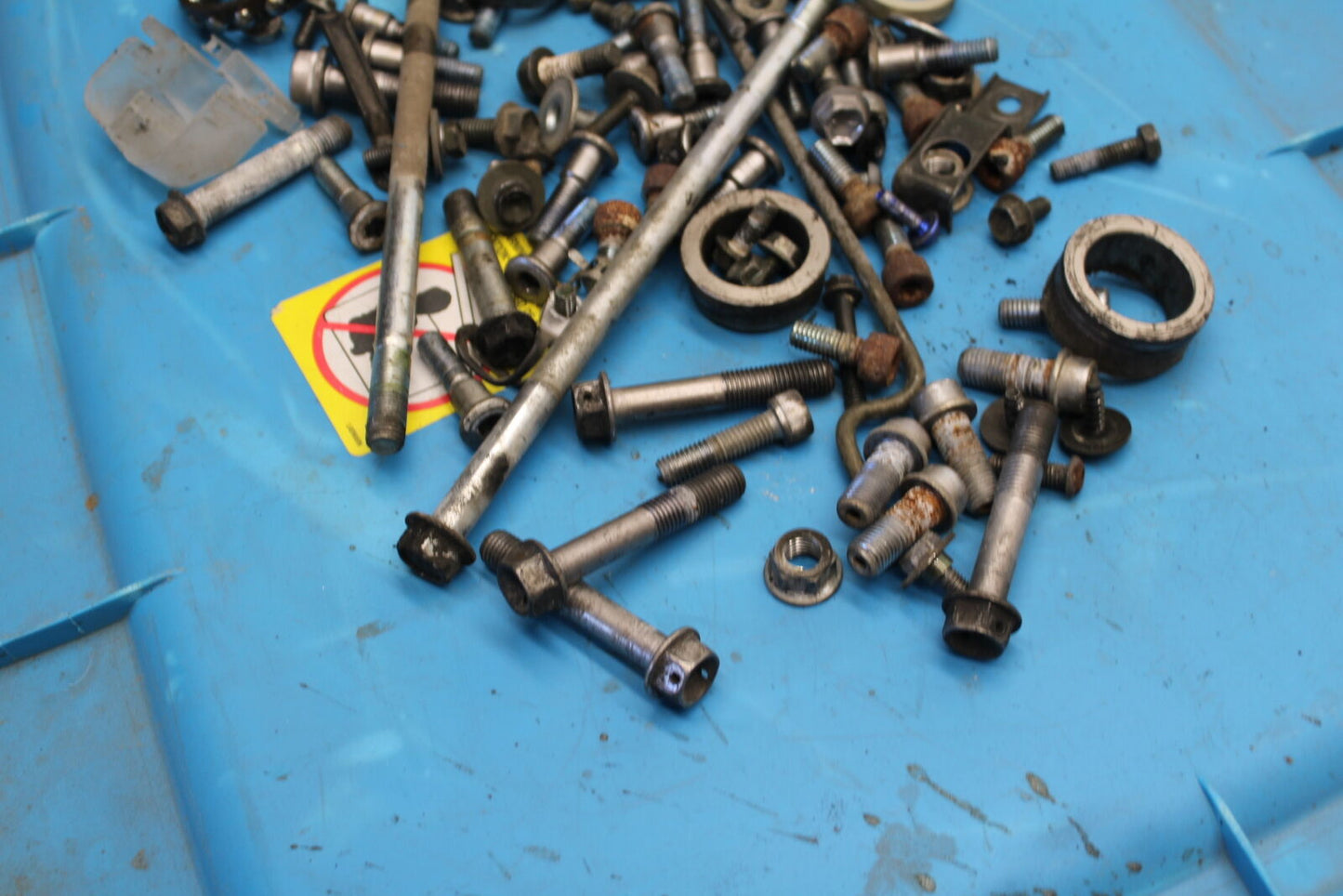 04-05 SUZUKI GSXR600 ENGINE MOUNTING BOLTS HARDWARE MOTOR SCREWS BB658