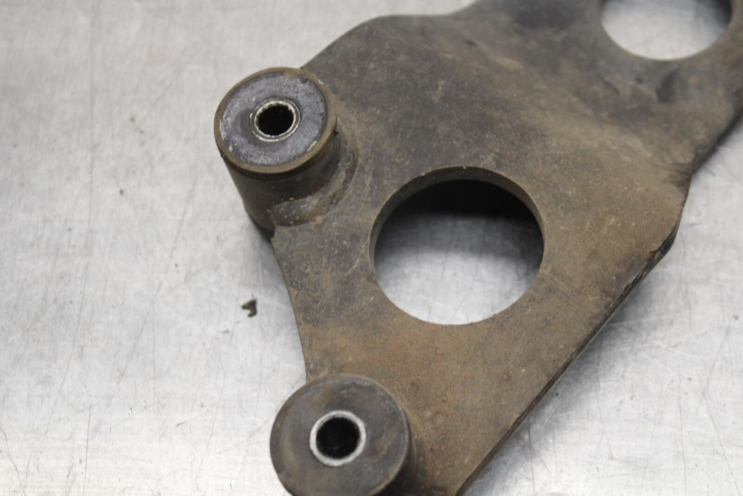 97-03 HONDA SHADOW ACE 750 VT750C MUFFLER EXHAUST PIPE BRACKET MOUNT BB618